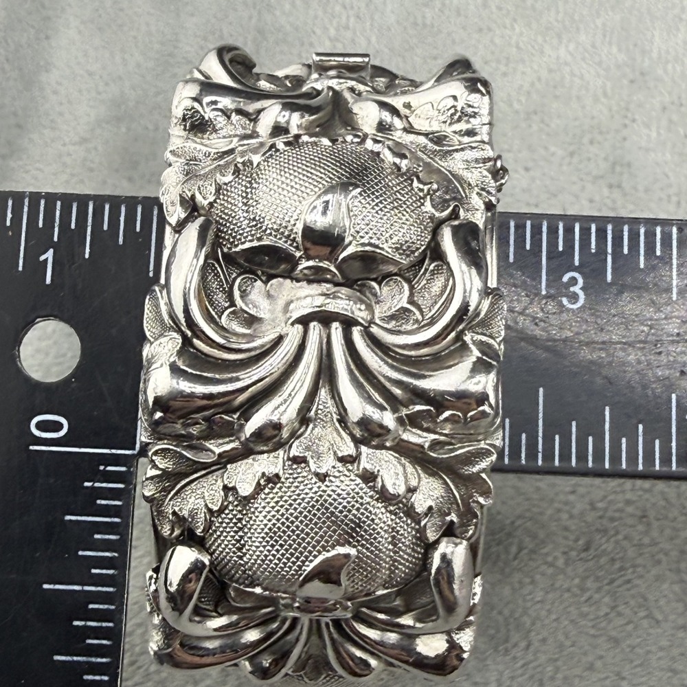Vintage Chunky Bangle Bracelet Repousse Hinged Silver Tone 7" - Picture 6 of 10
